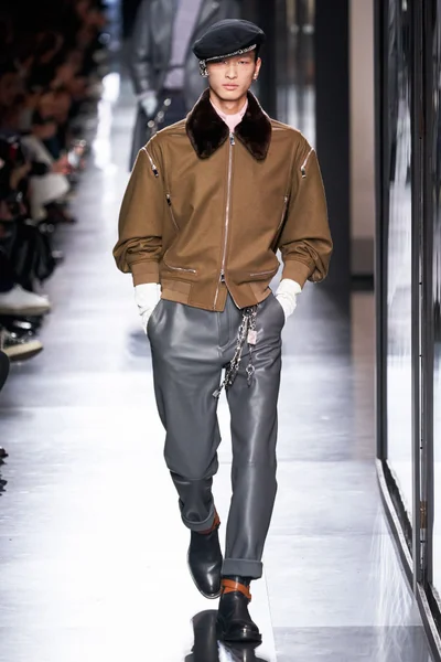 Look 29